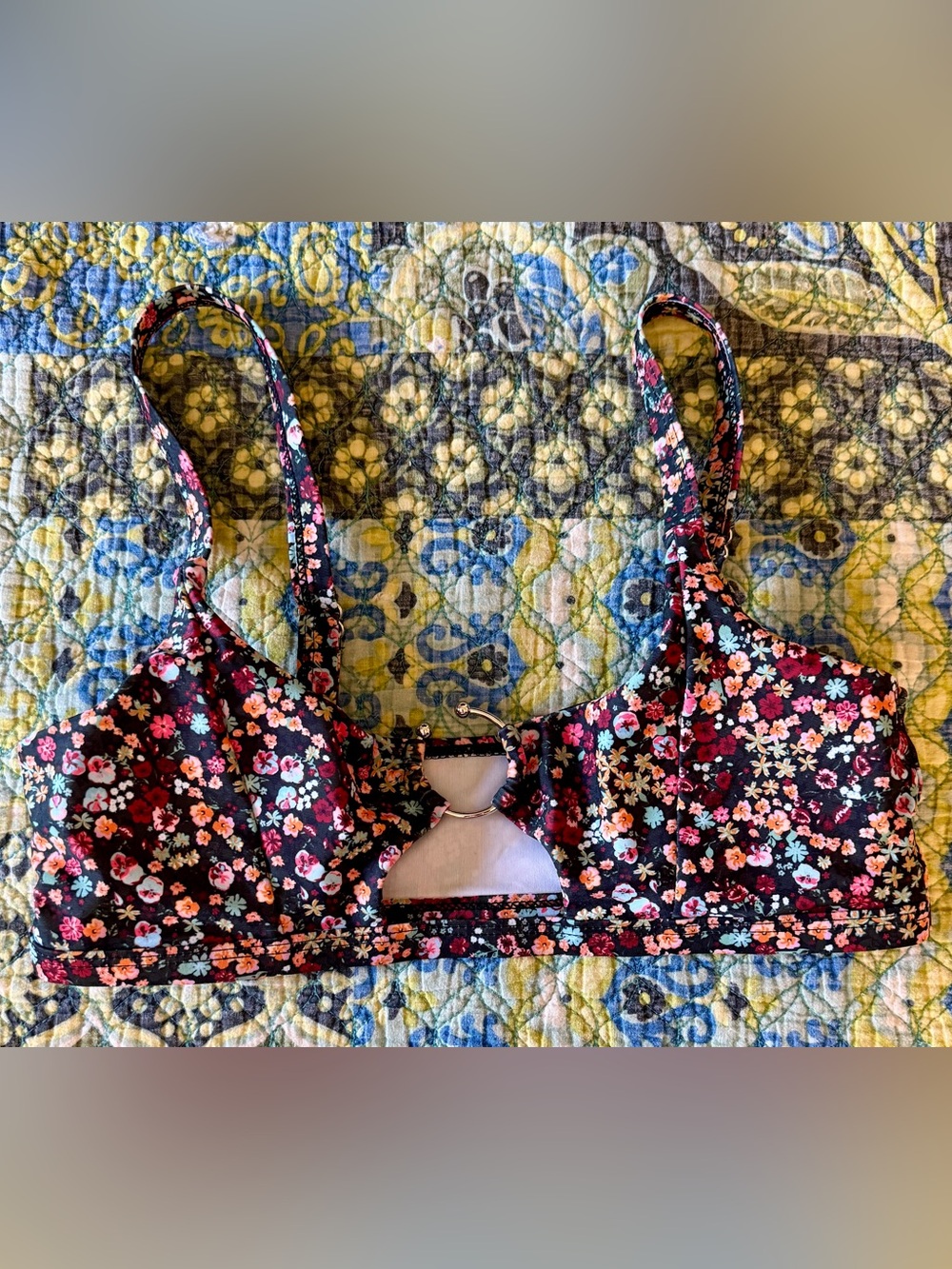 Women’s Bikini Top Ring Embellishment Size Small Floral Print
